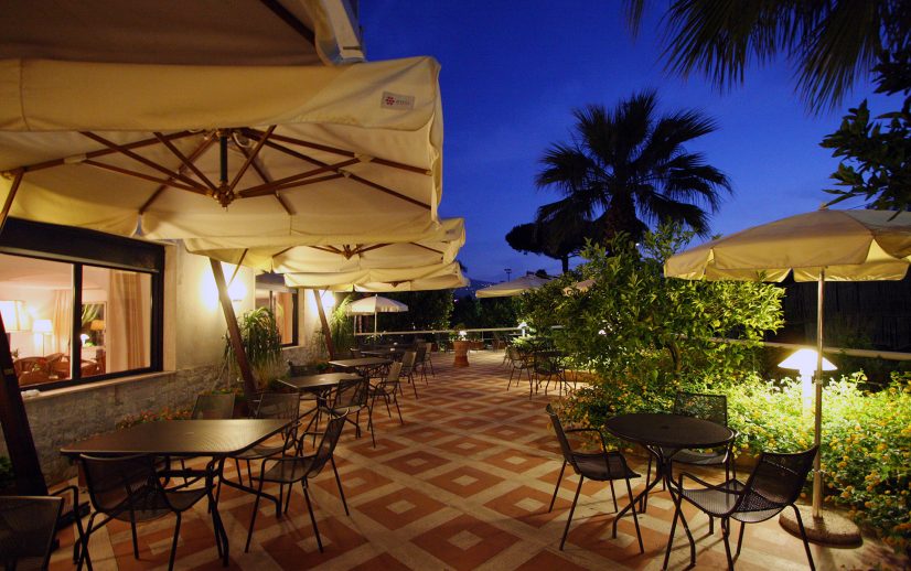 Terraza y Bar